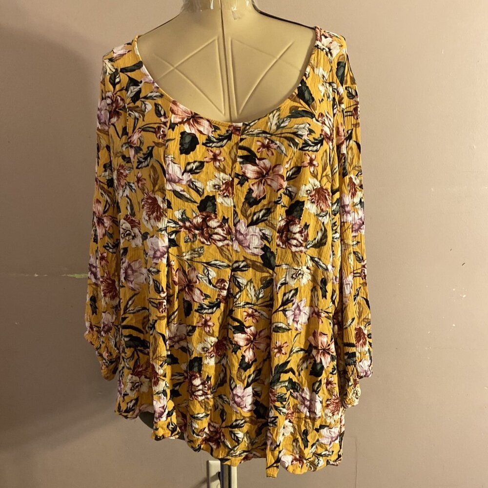 Torrid 3 (Sz 3xl) Peasant Blouse Crepe Fabric Yellow Floral Pleated 3/4 Sleeves